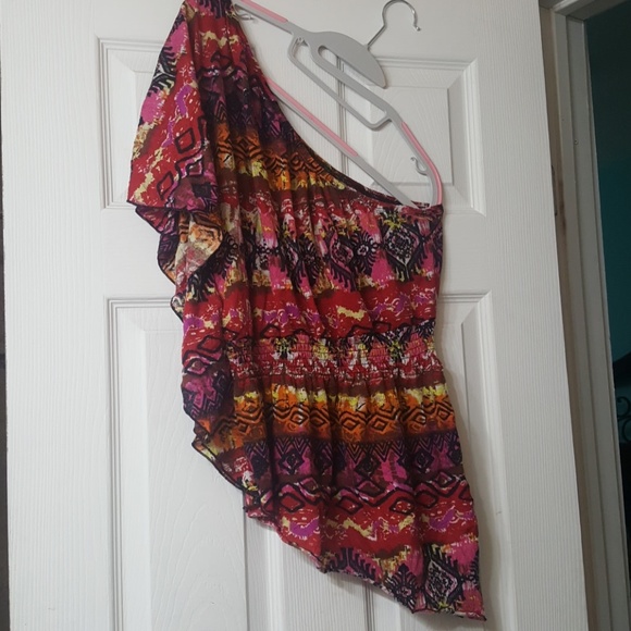 Top - Picture 2 of 2